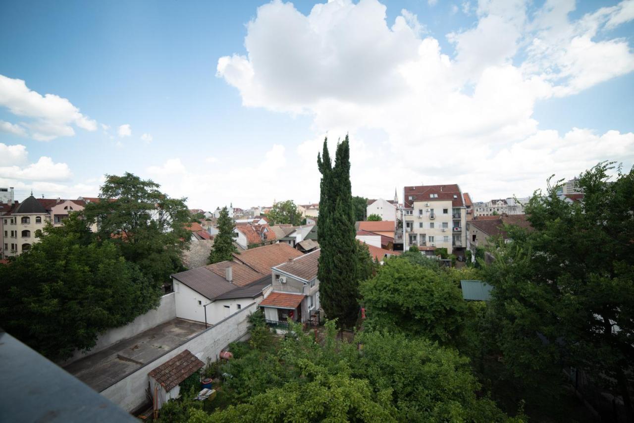 Apartment Vera With Free Garage Νόβι Σαντ Εξωτερικό φωτογραφία