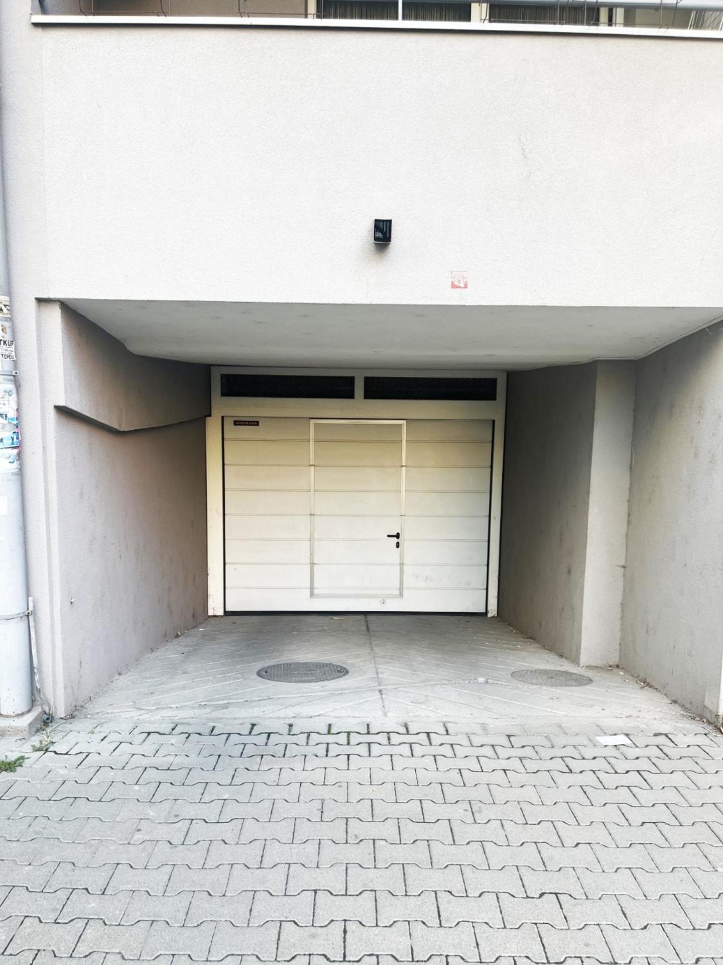 Apartment Vera With Free Garage Νόβι Σαντ Εξωτερικό φωτογραφία