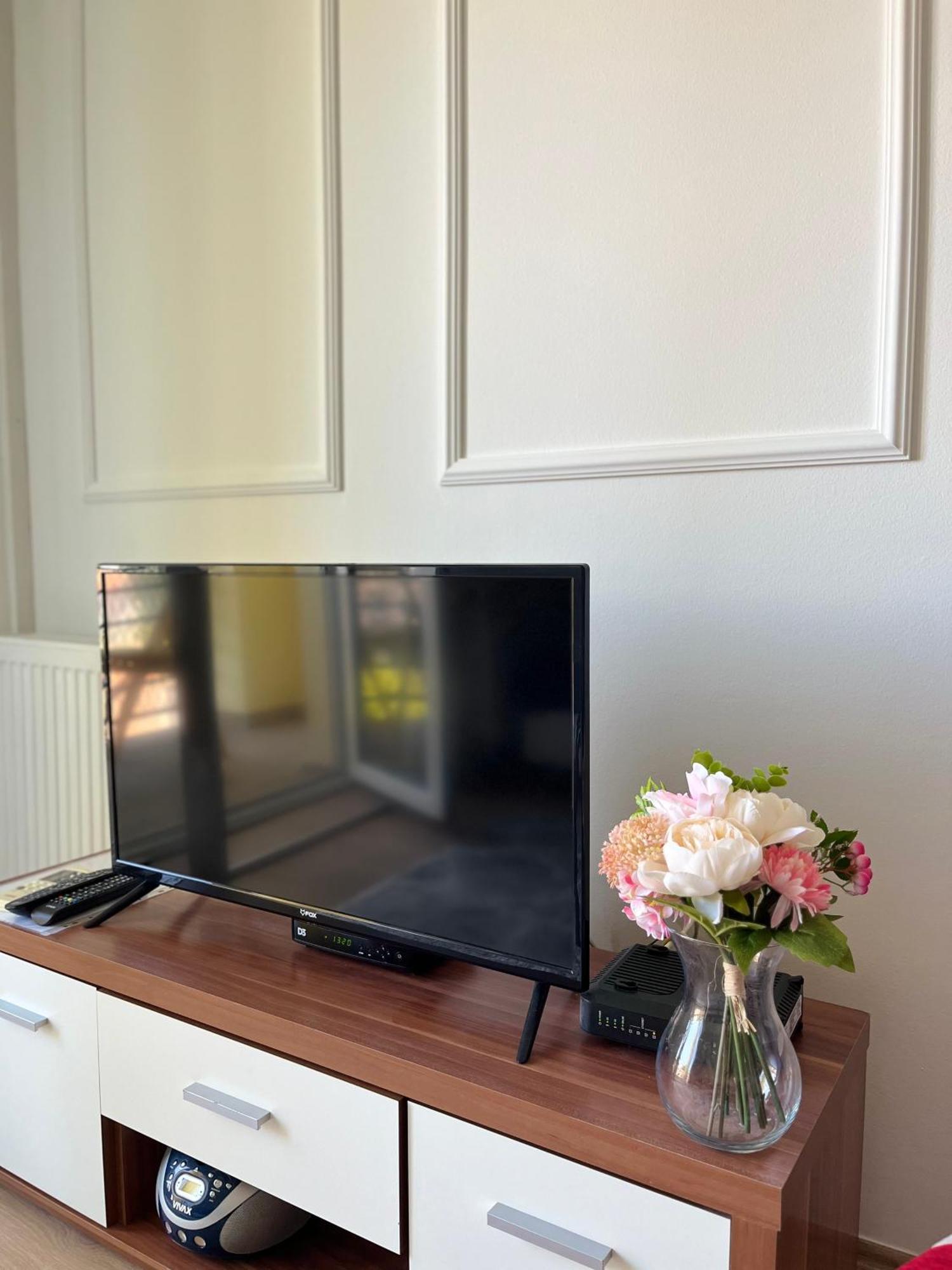 Apartment Vera With Free Garage Νόβι Σαντ Εξωτερικό φωτογραφία